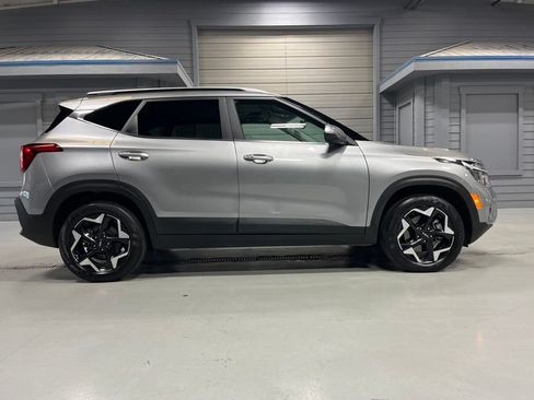 Used 2024 Kia Seltos EX AWD/4WD image 8