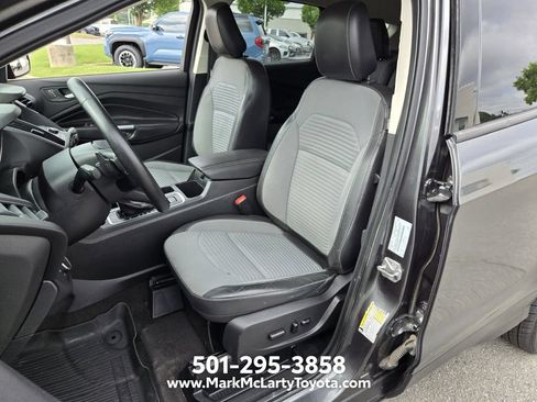 Used 2018 Ford Escape SE w/ SE Sport Appearance Package FWD image 9