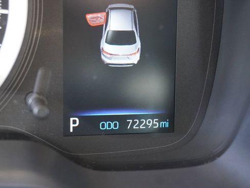 Used 2022 Toyota Corolla SE w/ Carpet Mat Package (TMS) FWD image 9