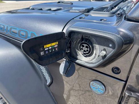 Used 2022 Jeep Wrangler Unlimited Rubicon 4xe w/ Steel Bumper Group AWD/4WD image 10