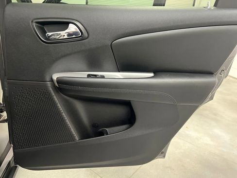 Used 2016 Dodge Journey SE image 19
