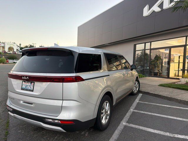 Used 2022 Kia Carnival LX FWD image 3