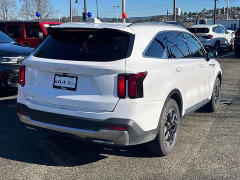 Certified 2024 Kia Sorento S image 8