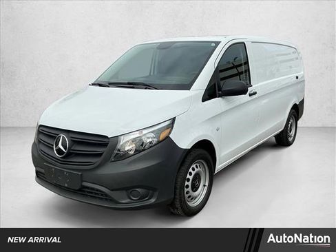 Used 2023 Mercedes-Benz Metris image 1