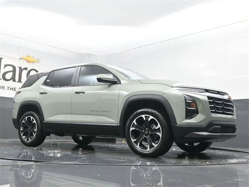 New 2026 Chevrolet Equinox LT image 2