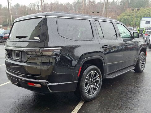 New 2026 Jeep Grand Wagoneer 4WD image 3