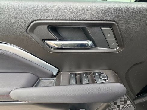 Used 2025 Chevrolet Colorado Z71 AWD/4WD image 18