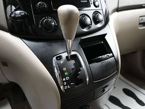 Used 2005 Toyota Sienna LE w/ LE Pkg 2 FWD image 16
