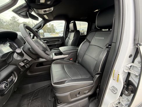 Used 2025 RAM 2500 Laramie image 27