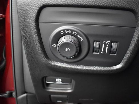 New 2025 Jeep Grand Cherokee Limited w/ Black Appearance Package AWD/4WD image 14