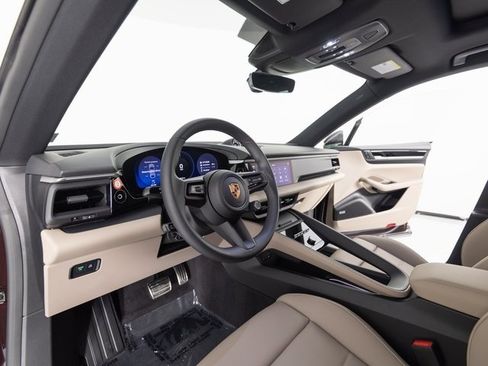 New 2025 Porsche Macan 4S Electric image 4