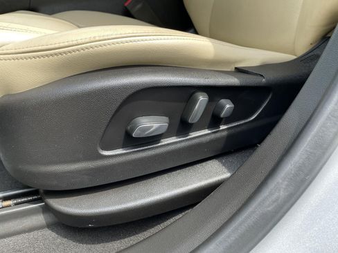 Used 2018 Cadillac XT5 Premium Luxury FWD image 13