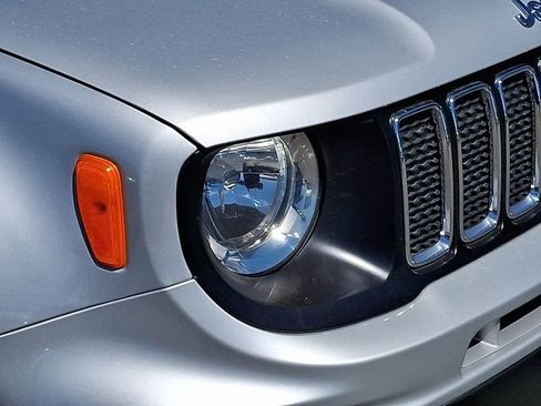 Used 2021 Jeep Renegade Latitude FWD image 26
