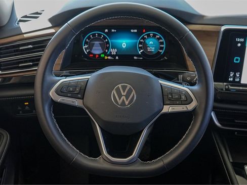 New 2024 Volkswagen Atlas SE image 27