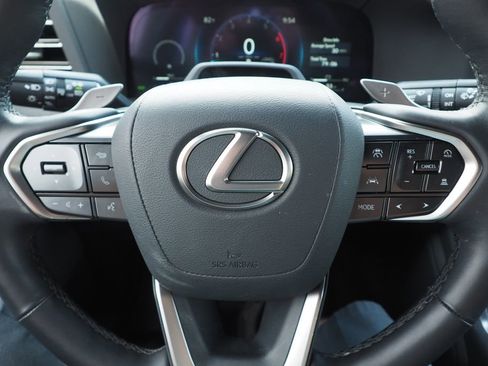 Used 2025 Lexus GX 550 w/ Cold Area Package AWD/4WD image 32