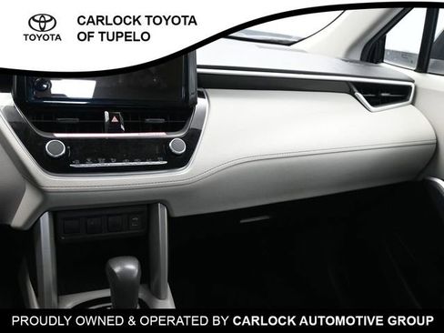 Used 2025 Toyota Corolla Cross L image 24