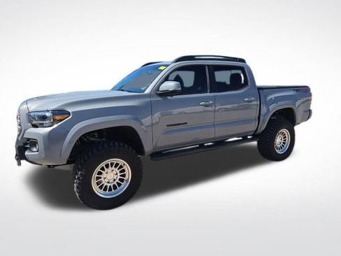 Used 2021 Toyota Tacoma TRD Sport w/ TRD Premium Sport Package image 6