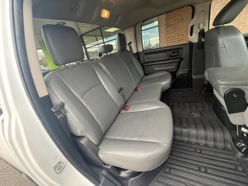 Used 2018 RAM 2500 Tradesman w/ Chrome Appearance Group AWD/4WD image 11