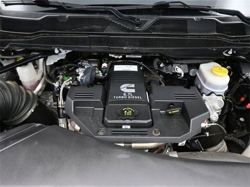 Used 2024 RAM 2500 Tradesman w/ Chrome Appearance Group image 10