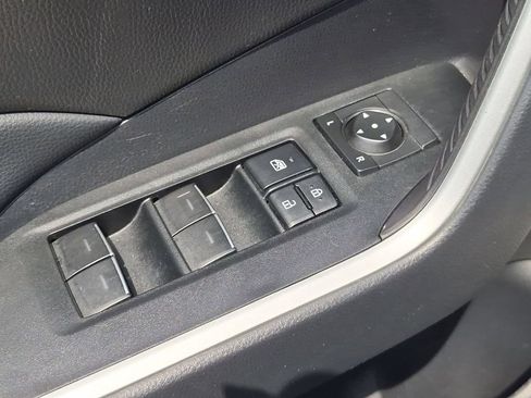 Used 2025 Toyota RAV4 XLE AWD/4WD image 13