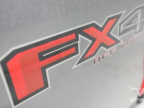 Used 2022 Ford F250 XL w/ STX Appearance Package AWD/4WD image 12