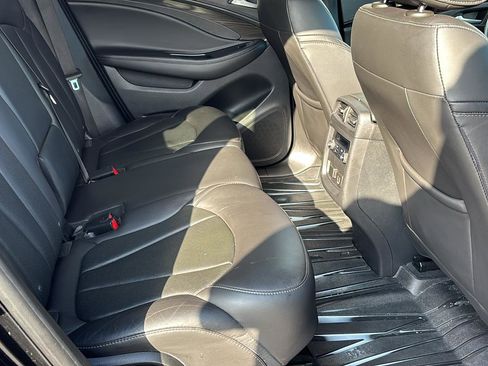 Used 2020 Buick Envision Essence image 19