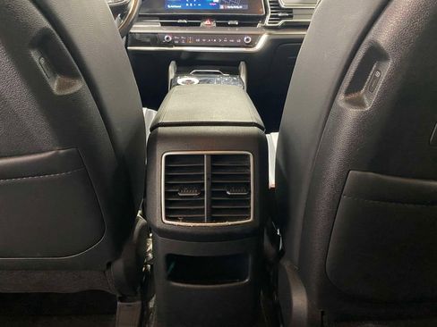 Used 2023 Kia Sportage EX AWD/4WD image 12