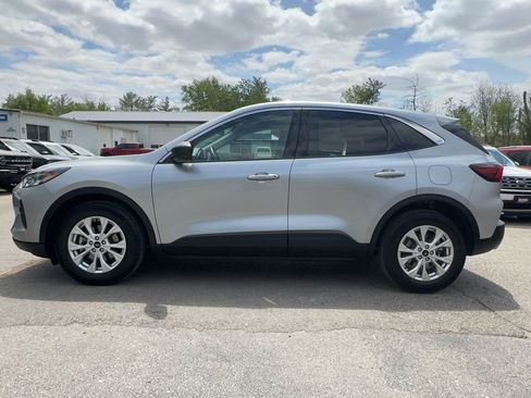 Used 2023 Ford Escape Active w/ Cold Weather Package FWD image 8