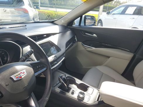 Used 2023 Cadillac XT4 Premium Luxury image 23