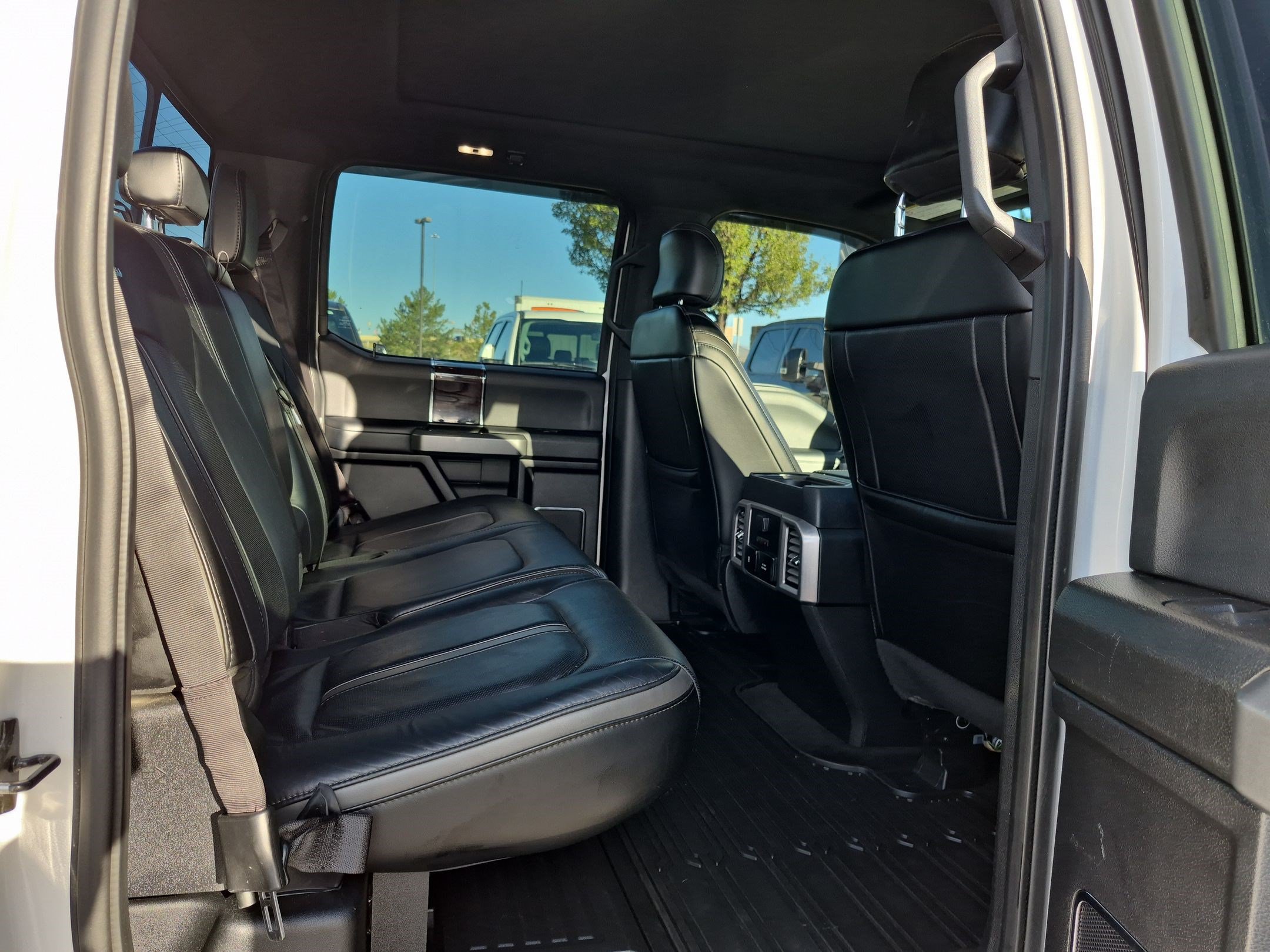 Used 2017 Ford F350 Platinum w/ Platinum Ultimate Package AWD/4WD image 33