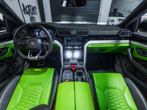 Used 2020 Lamborghini Urus image 29
