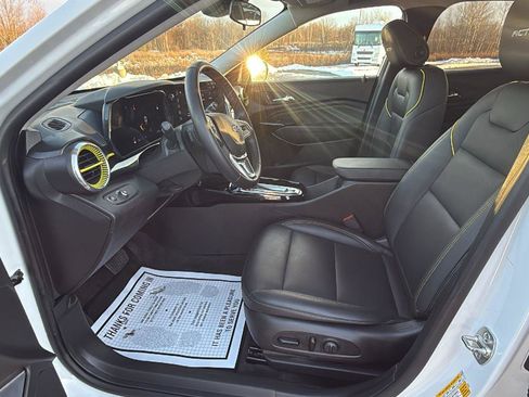 Used 2025 Chevrolet Trax ACTIV w/ Sunroof Package image 26