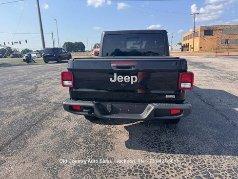 Used 2023 Jeep Gladiator Overland AWD/4WD image 7