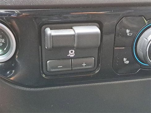 Used 2025 Chevrolet Silverado 1500 LT image 16