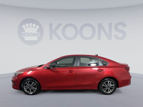 Used 2023 Kia Forte LXS w/ LXS Technology Package image 2