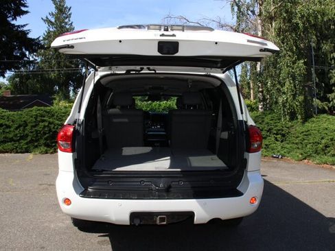 Used 2010 Toyota Sequoia Platinum AWD/4WD image 22