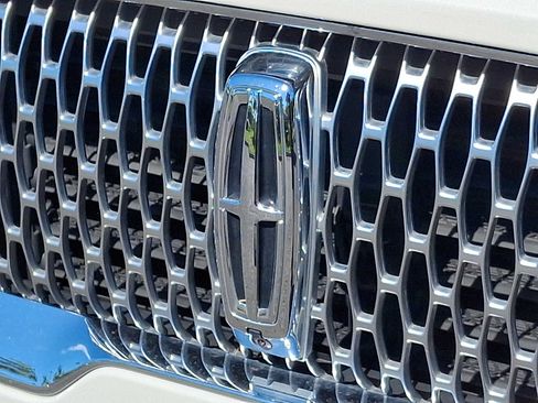 Used 2023 Lincoln Aviator Reserve w/ Equipment Group 201A AWD/4WD image 29