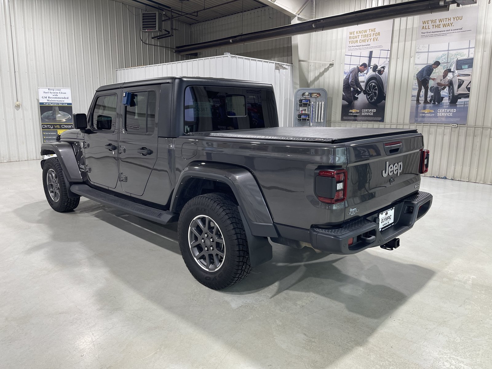 Used 2021 Jeep Gladiator Overland w/ Popular Equipment Package AWD/4WD image 6