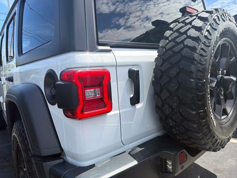 Used 2022 Jeep Wrangler Unlimited Sport AWD/4WD image 9