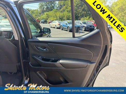 Used 2020 Chevrolet Traverse LT image 12
