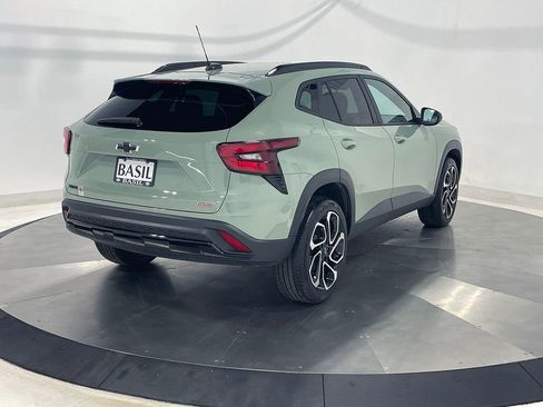 Used 2024 Chevrolet Trax RS image 11