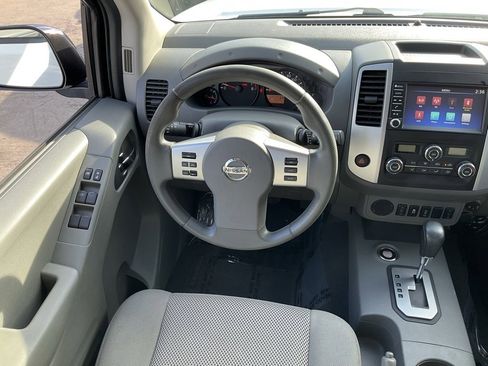 Used 2021 Nissan Frontier SV w/ Midnight Edition Floor Mats image 34