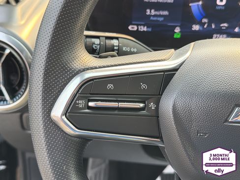 Used 2025 Chevrolet Equinox EV LT FWD image 16