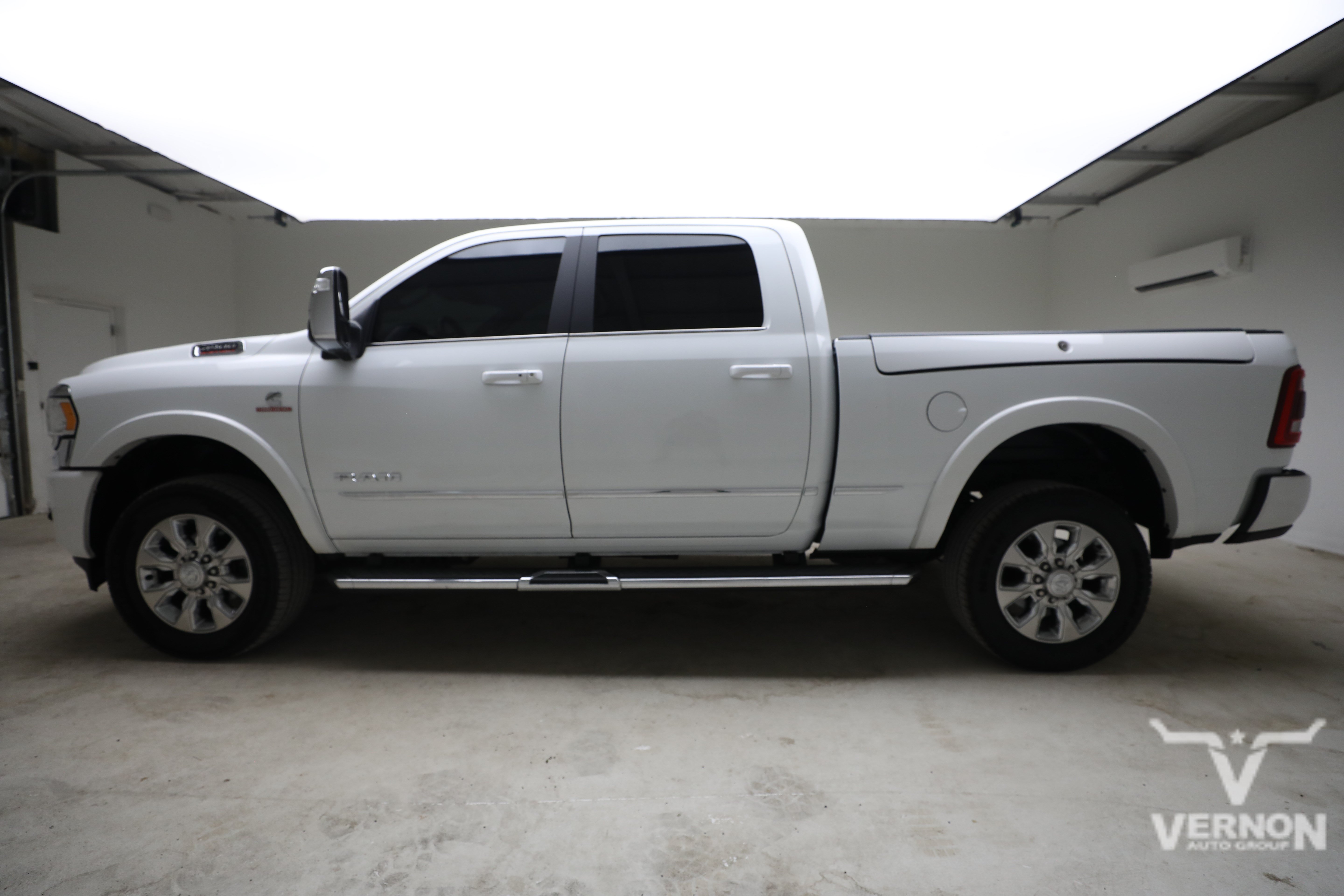 Used 2024 RAM 2500 Limited AWD/4WD image 2