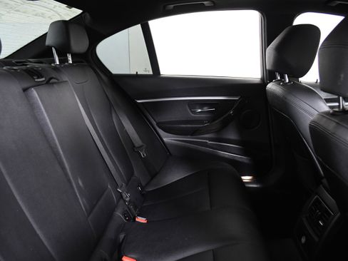 Used 2018 BMW 330i Sedan w/ Convenience Package image 24