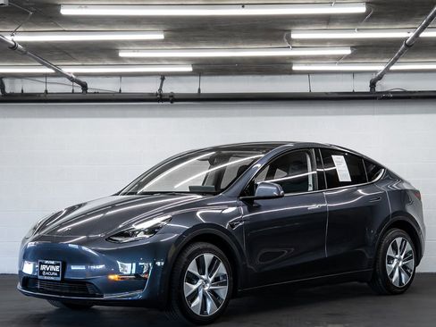 Used 2023 Tesla Model Y Long Range image 1
