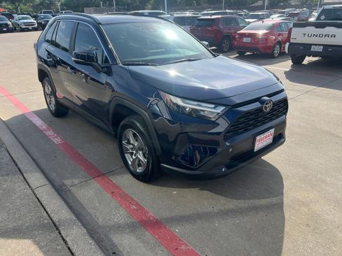 Used 2025 Toyota RAV4 XLE w/ Convenience Package FWD image 5