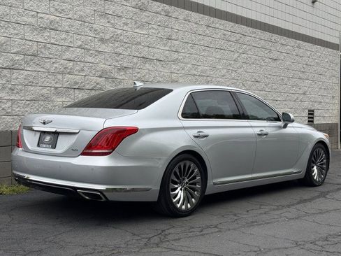 Used 2018 Genesis G90 5.0 Ultimate RWD image 3