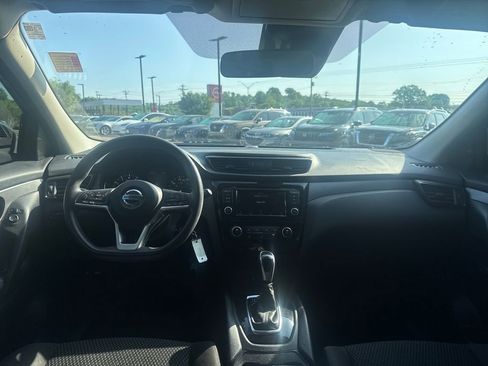 Used 2020 Nissan Rogue Sport S image 22