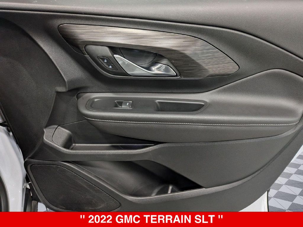 Used 2022 GMC Terrain SLT AWD/4WD image 30